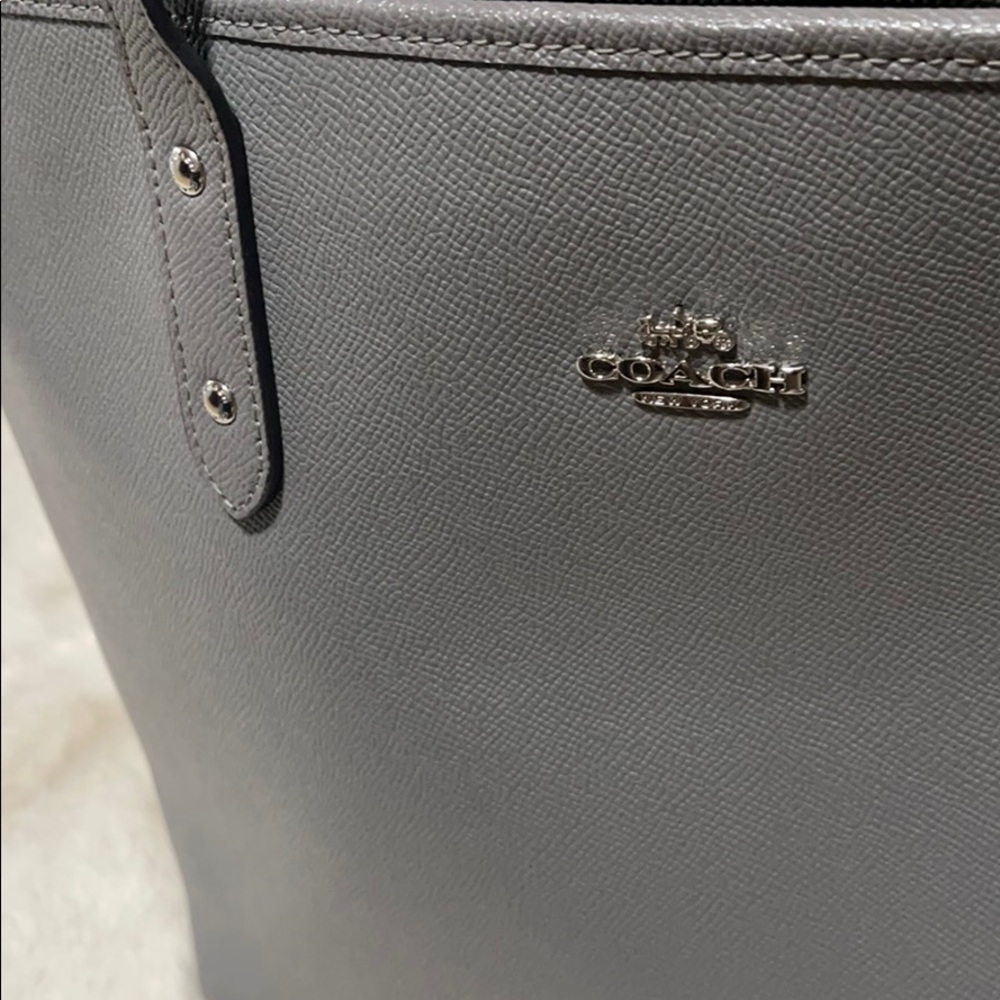 Coach tote - Picture 3 of 4